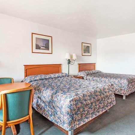 Americas Best Value Inn Wendover Exterior photo