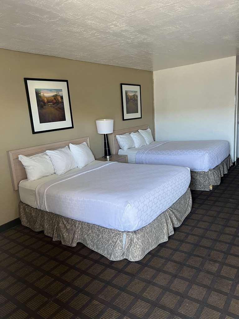 Americas Best Value Inn Wendover Room photo