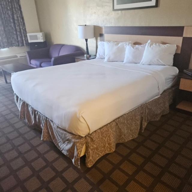 Americas Best Value Inn Wendover Exterior photo